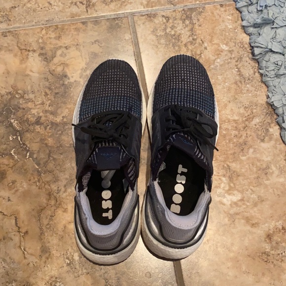 Womens Black Adidas Ultraboost with Blue stripe - Picture 1 of 4